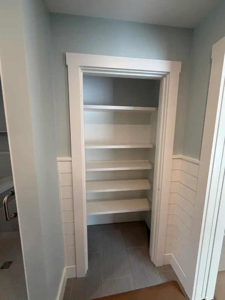 Trim and finish painting service for residential interiors, highlighting precise craftsmanship and clean, detailed work. The process includes careful surface preparation, sanding, caulking, priming, and smooth paint application on baseboards, crown molding, window and door trims, frames, and detailed finishes. Crisp, sharp lines and a refined look that elevate the overall design, add contrast, and enhance the value of your space. Professional trim painting, finish painting, detailed interior painting, residential painting services, home improvement, baseboard painting, crown molding painting, door and window trim painting, high-end finishes, clean and professional results, premium materials, licensed painters, Massachusetts painting company, Cape Cod finish painting, flawless results.