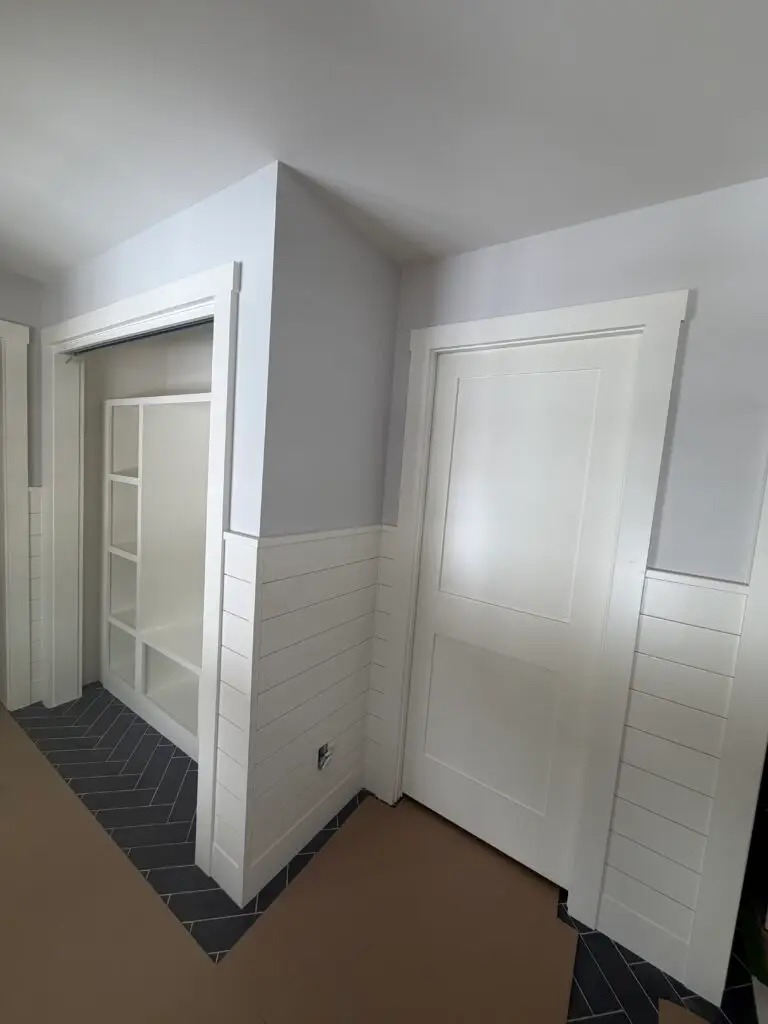 Trim and finish painting service for residential interiors, highlighting precise craftsmanship and clean, detailed work. The process includes careful surface preparation, sanding, caulking, priming, and smooth paint application on baseboards, crown molding, window and door trims, frames, and detailed finishes. Crisp, sharp lines and a refined look that elevate the overall design, add contrast, and enhance the value of your space. Professional trim painting, finish painting, detailed interior painting, residential painting services, home improvement, baseboard painting, crown molding painting, door and window trim painting, high-end finishes, clean and professional results, premium materials, licensed painters, Massachusetts painting company, Cape Cod finish painting, flawless results.